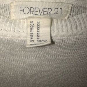 Forever 21 White Sweater Size: Medium